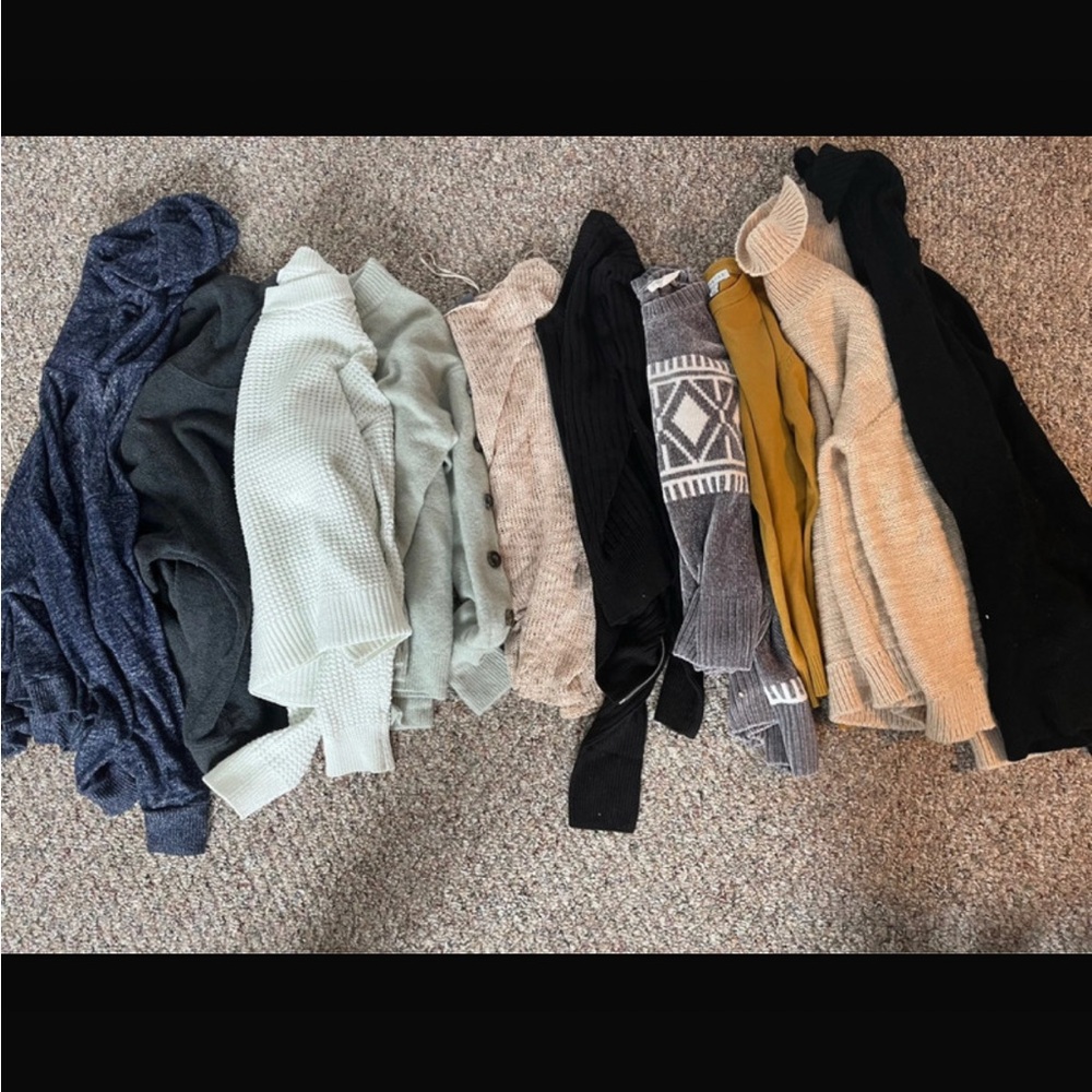 Bundle of 10 sweaters